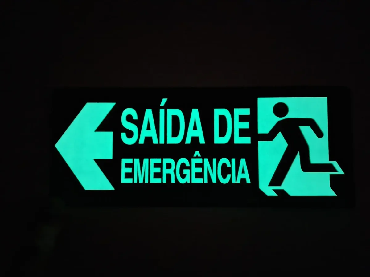 kit placas rota de fuga esquerda Kit 6 Placas Rota de Fuga Esquerda Fotoluminescentes em imagem principal Visual Sete - imagem 2
