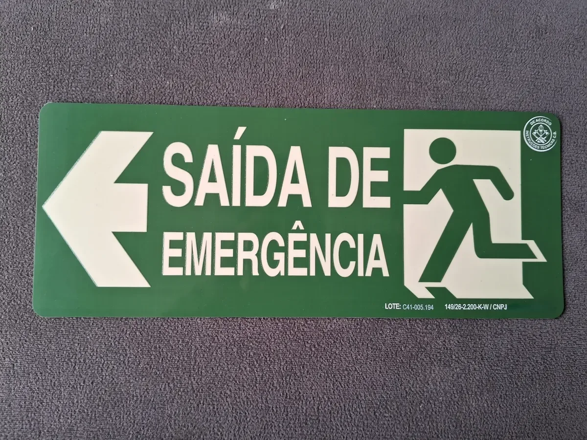 kit placas rota de fuga esquerda Kit 6 Placas Rota de Fuga Esquerda Fotoluminescentes em imagem principal Visual Sete - imagem 3