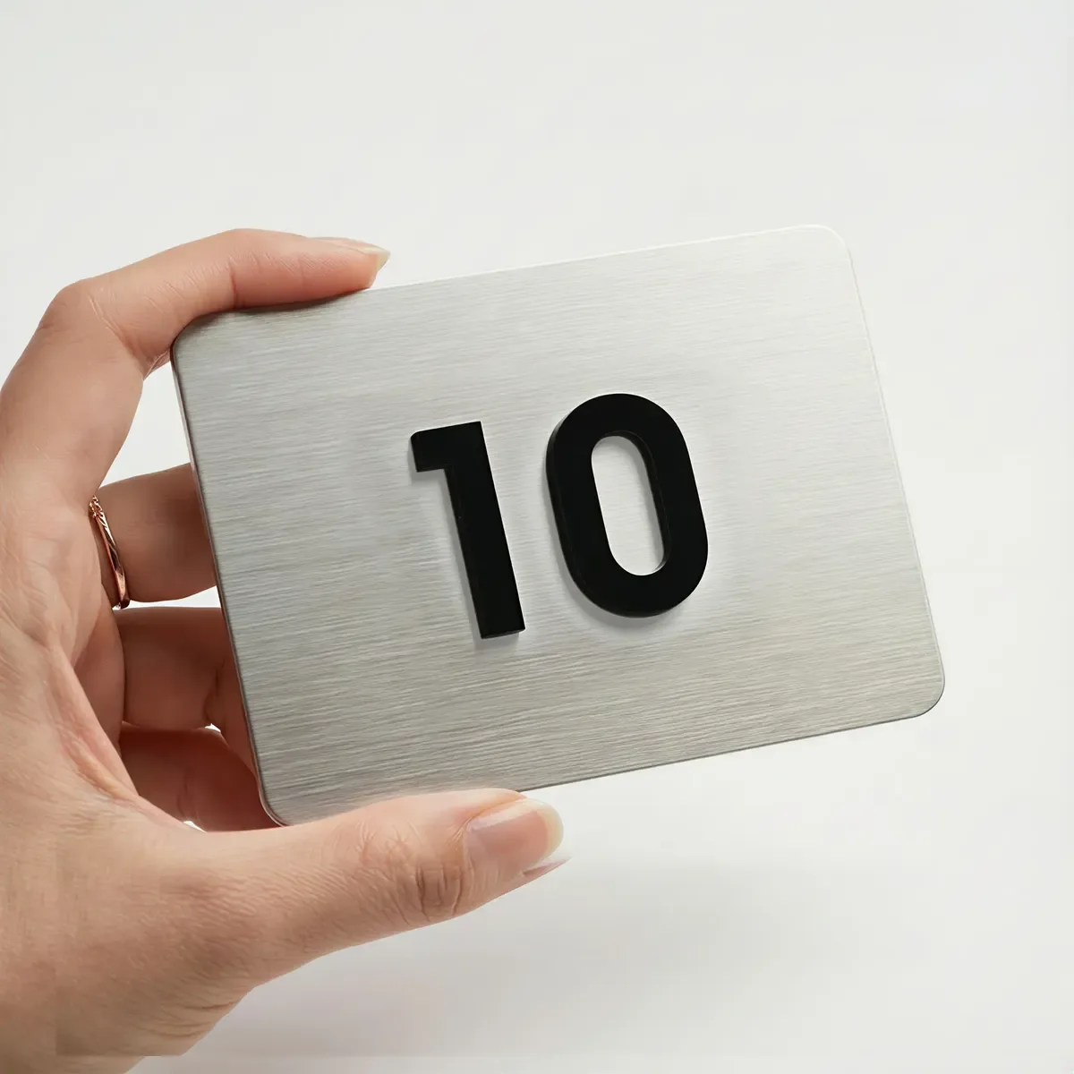 Placa de apartamento em aço inox escovado com 2 números - imagem 2