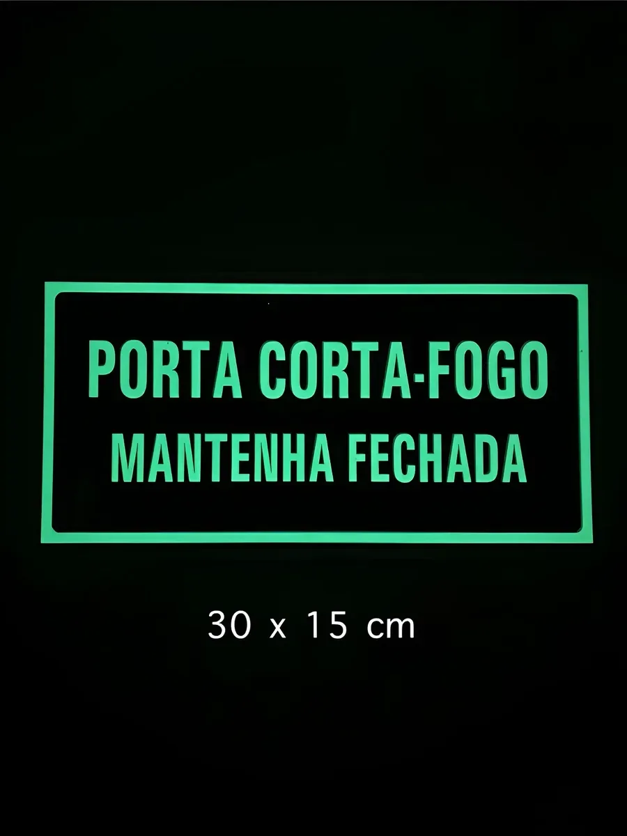 placa fotoluminescente para porta corta-fogo Placa Fotoluminescente Porta Corta Fogo M4 15x30 em imagem principal Visual Sete - imagem 2
